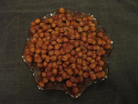 Roasted Chickpea snack(c)2012 barefoot photos